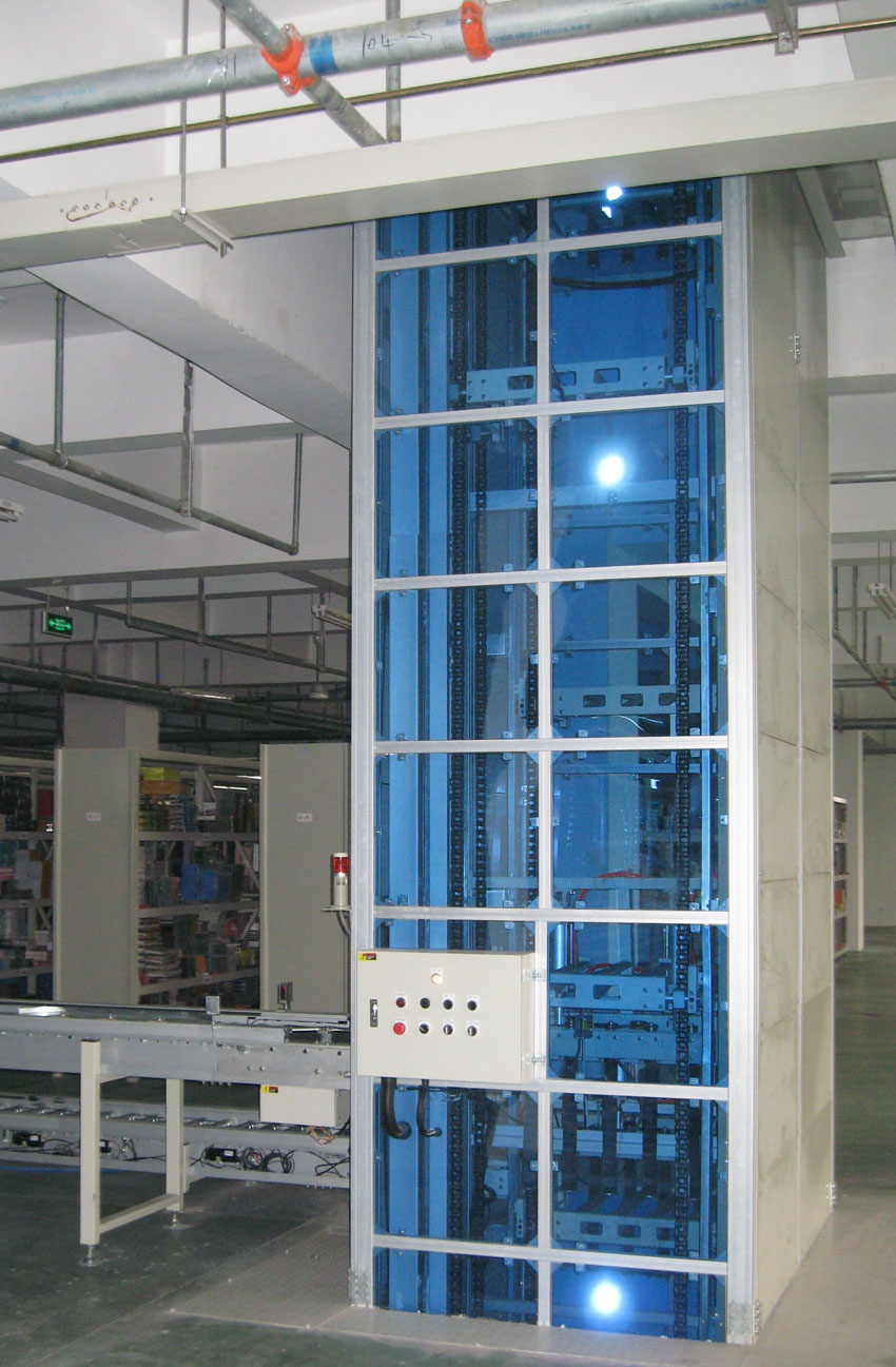 往（wǎng）複式輸送機