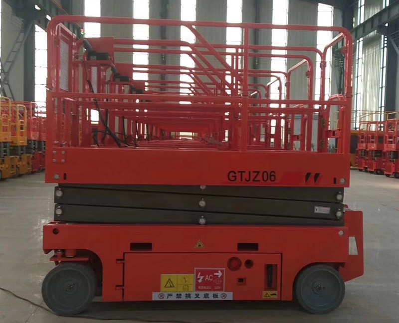 自行式升降作業平（píng）台