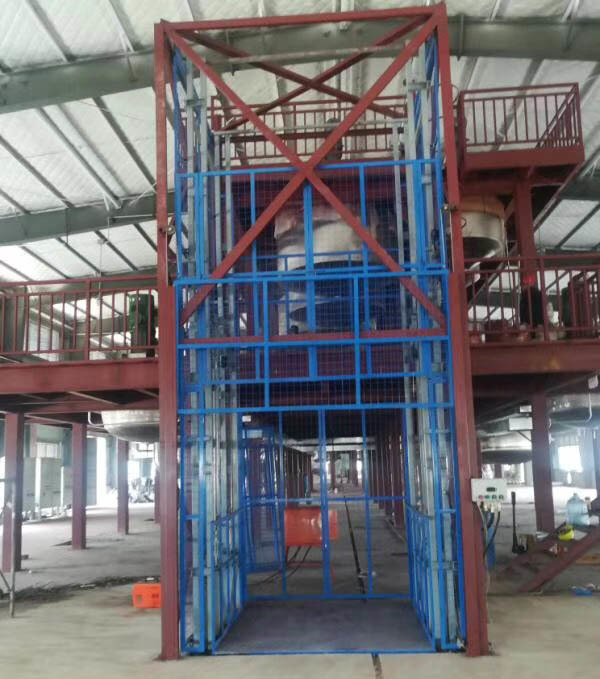 導軌式（shì）升降貨梯