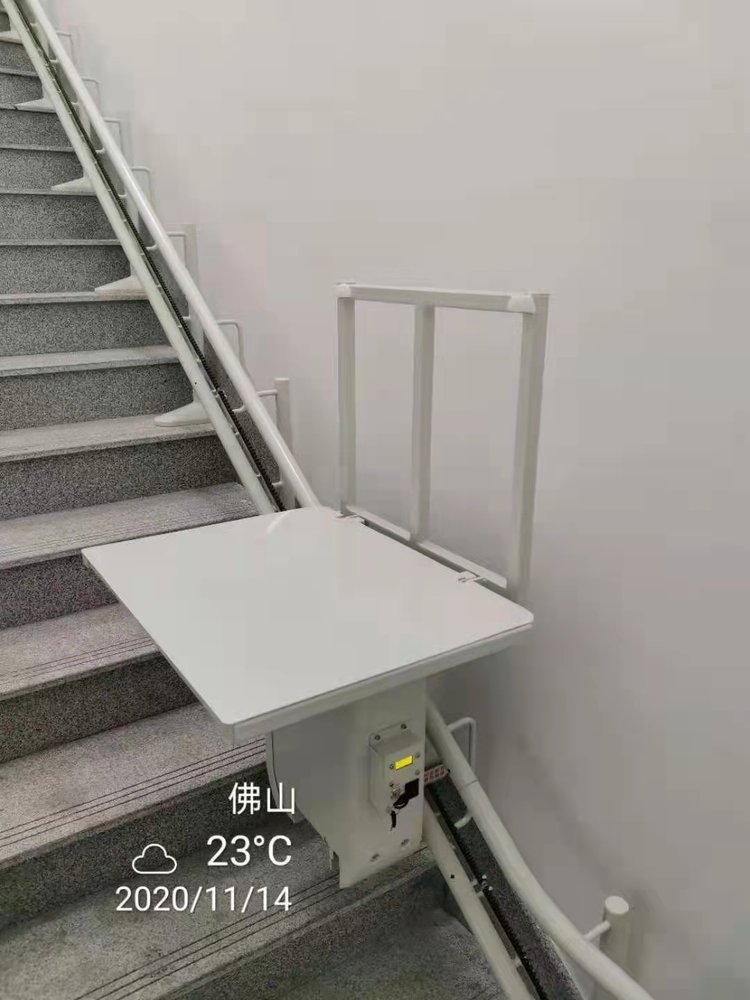 斜掛式殘疾（jí）人升（shēng）降機